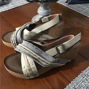 Corky boutique wedges